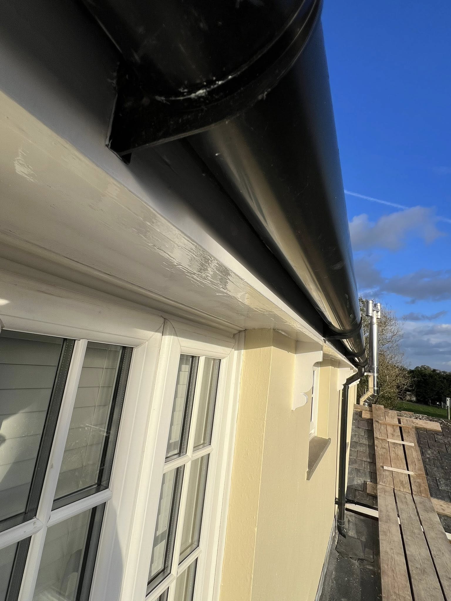 Retractable awning